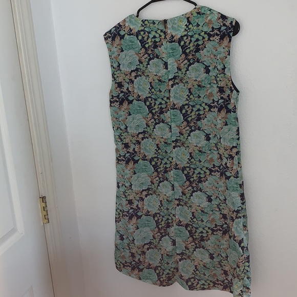 Pinkyotto Floral Shift Dress - Picture 2 of 4